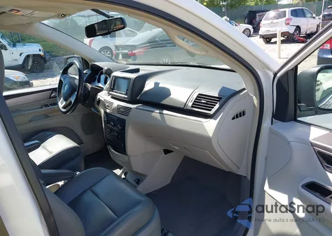2011 Volkswagen Routan Se z USA, uszkodzony, nr VIN 2V4RW3DG3BR717540